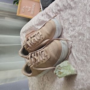 Nike Air Force 1 Pixel